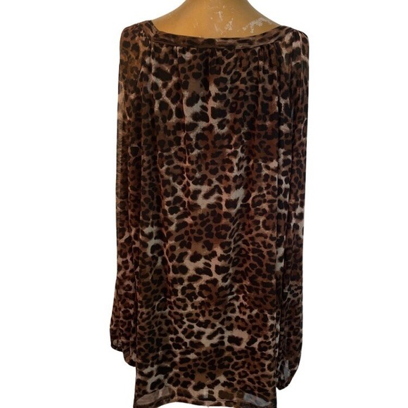 A Love Story Size 1x Lined Flowy Leopard Print Blouse Relaxed Sheer Flowy Arms - Picture 6 of 10